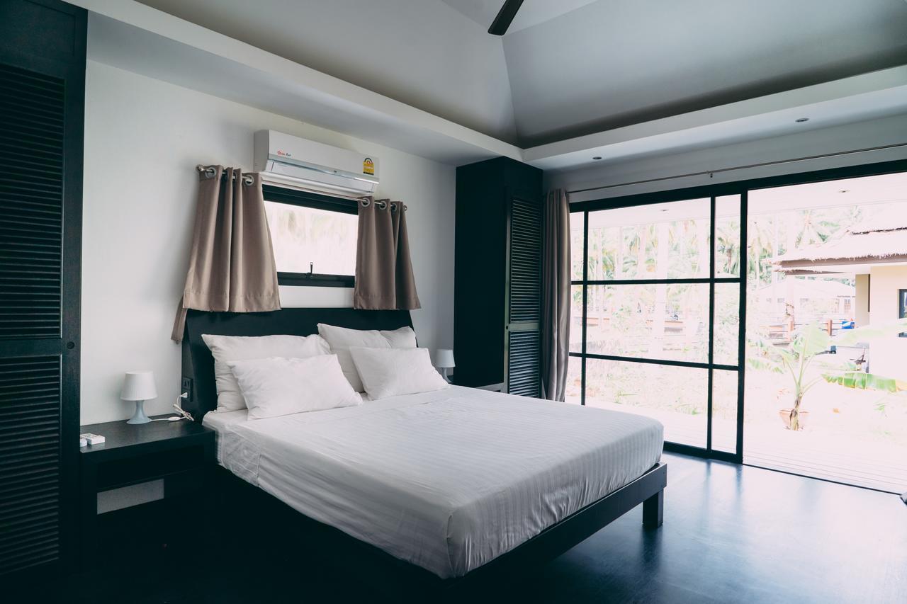 Le Motu Hotel Taling Ngam Beach Екстериор снимка