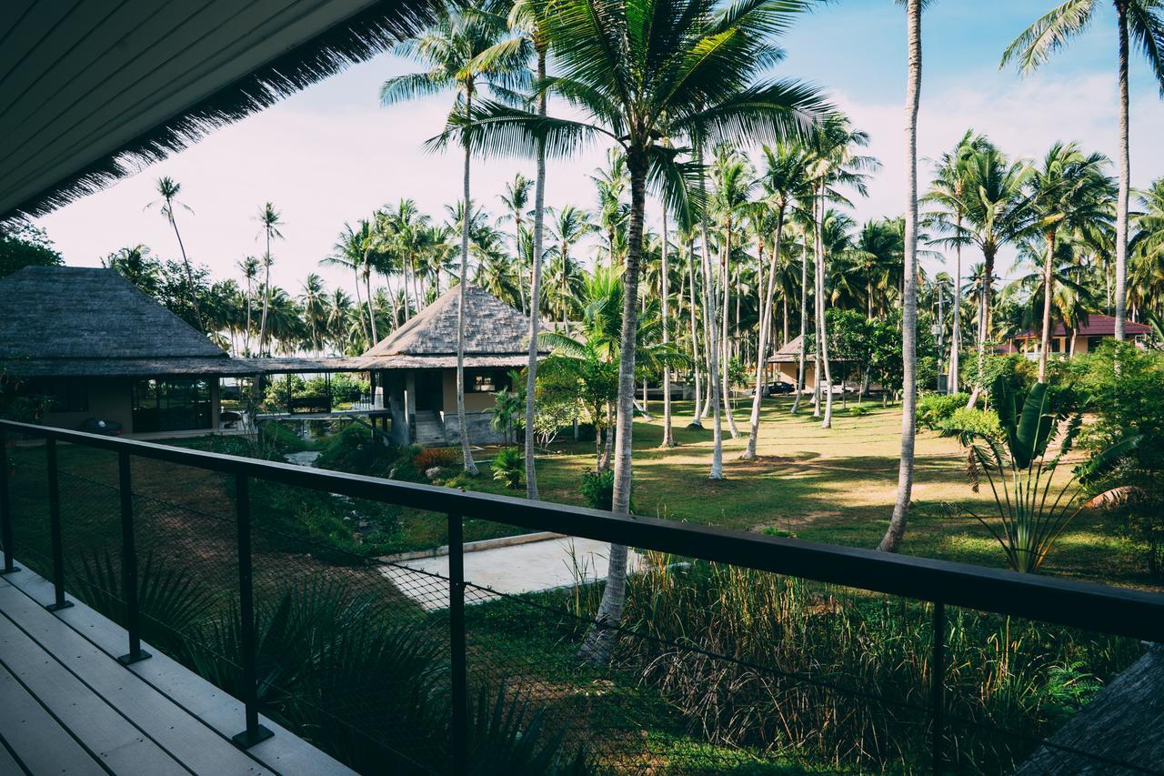 Le Motu Hotel Taling Ngam Beach Екстериор снимка